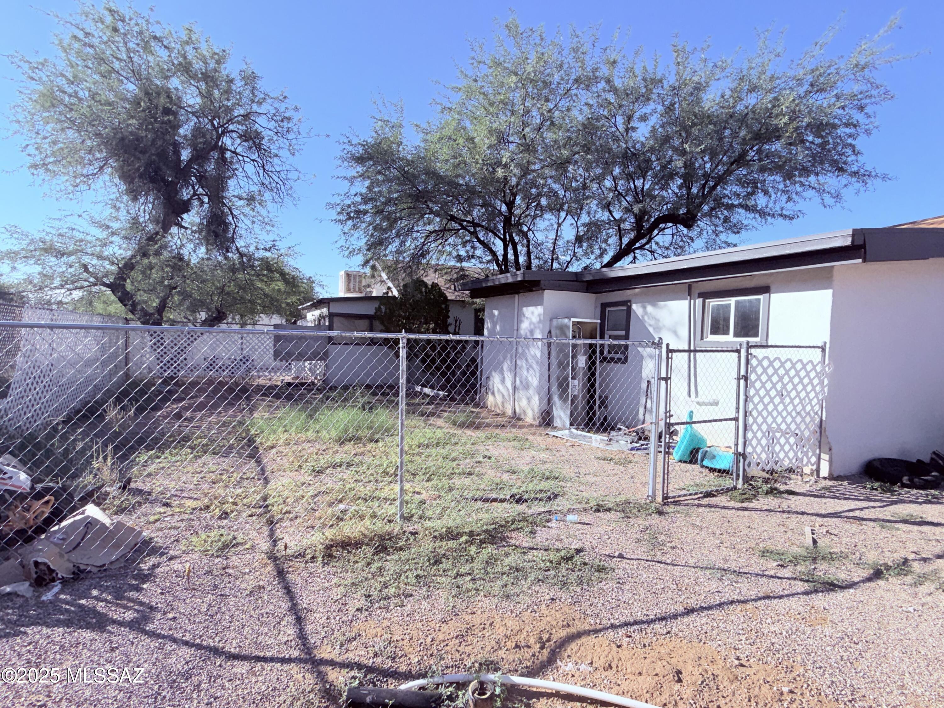 525 East Navajo Road Tucson, AZ 85705 - Photo 29 of 33