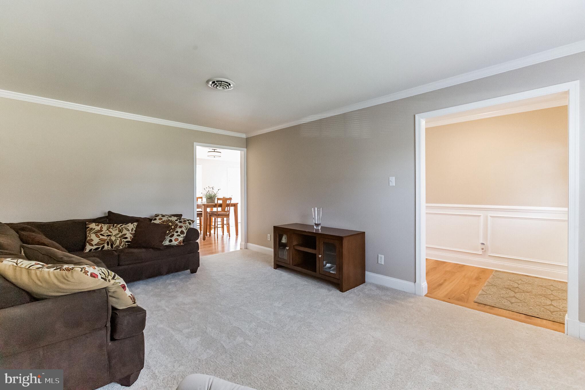 5570 Chelsea Road Aston, PA 19014 - Photo 8 of 42 Spacious Living room