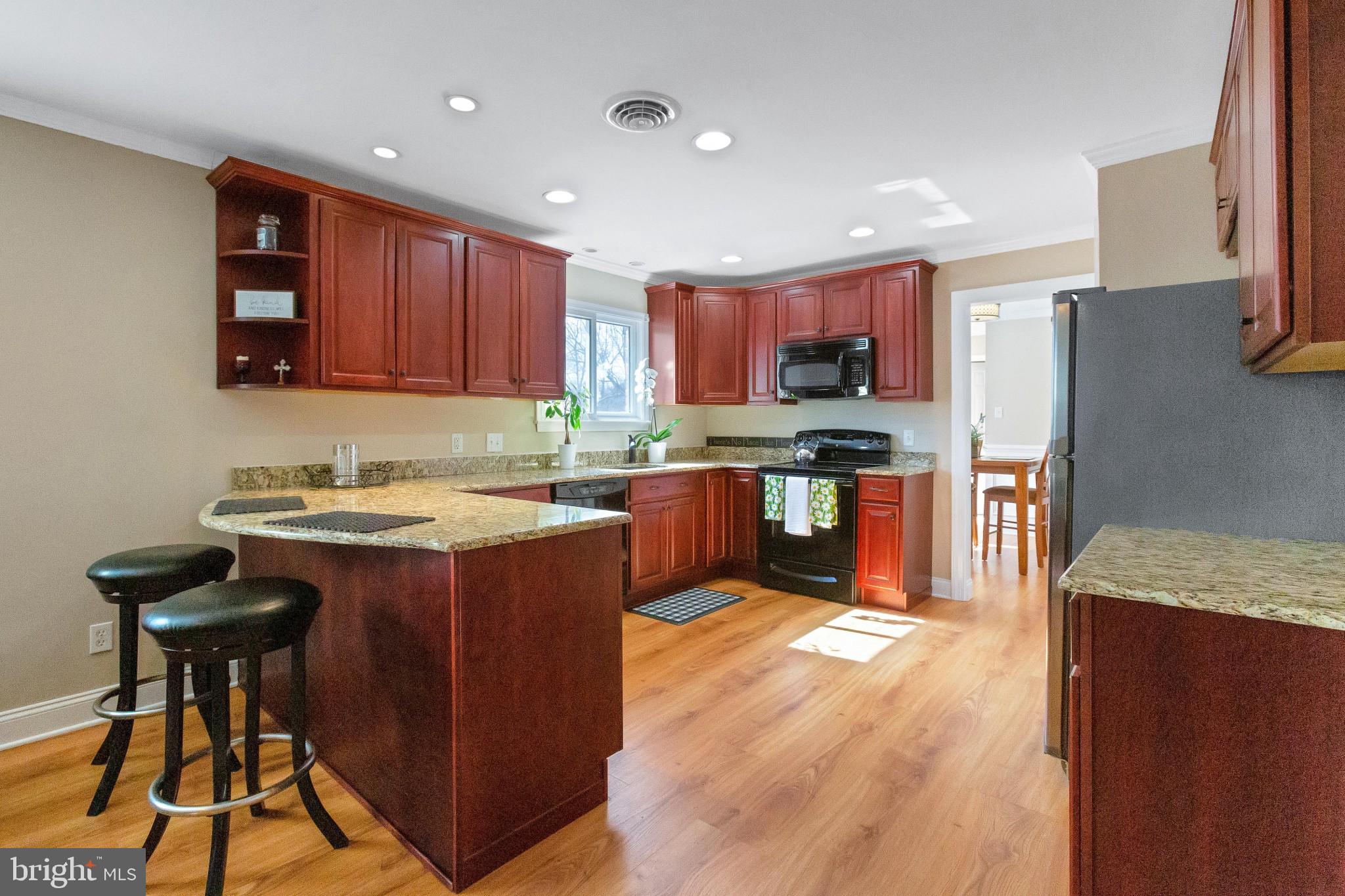 5570 Chelsea Road Aston, PA 19014 - Photo 9 of 42 Kitchen w/recessed lighting, updated appliances