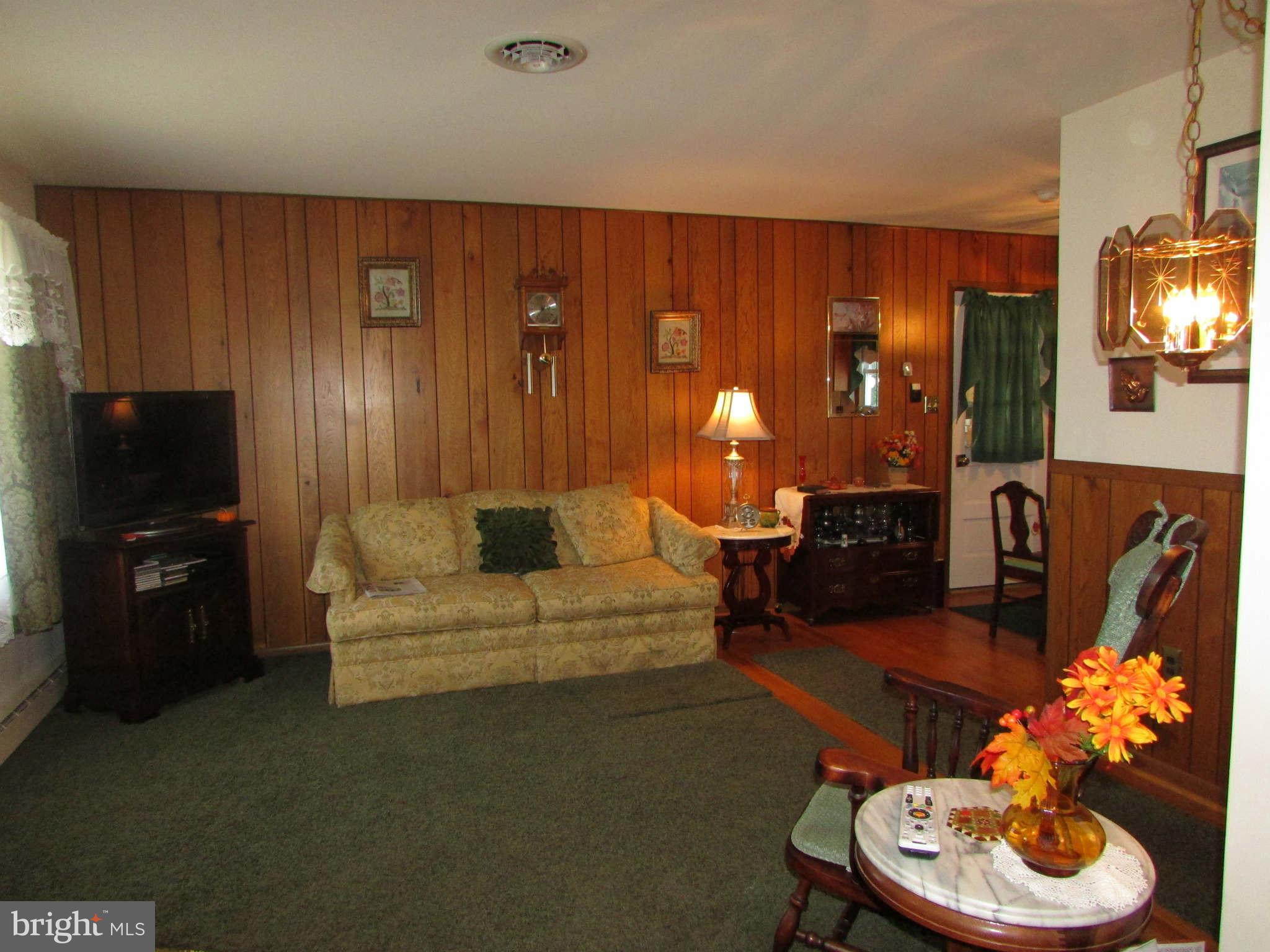 3652 Lander Road Jefferson, MD 21755 - Photo 20 of 26 Family Room