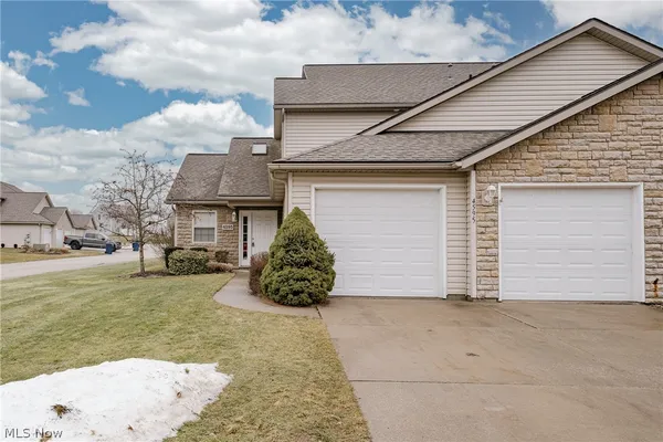 $230,000 | 4595 Creekside Drive, Kent, OH 44240