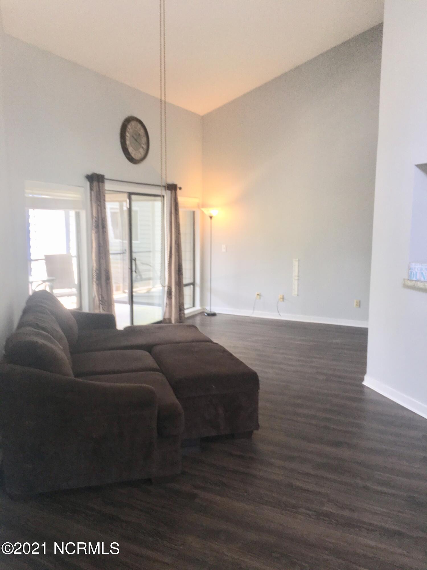 718 Azalea Drive, Unit 458 Hampstead, NC 28443 - Photo 6 of 14 Great Room 2