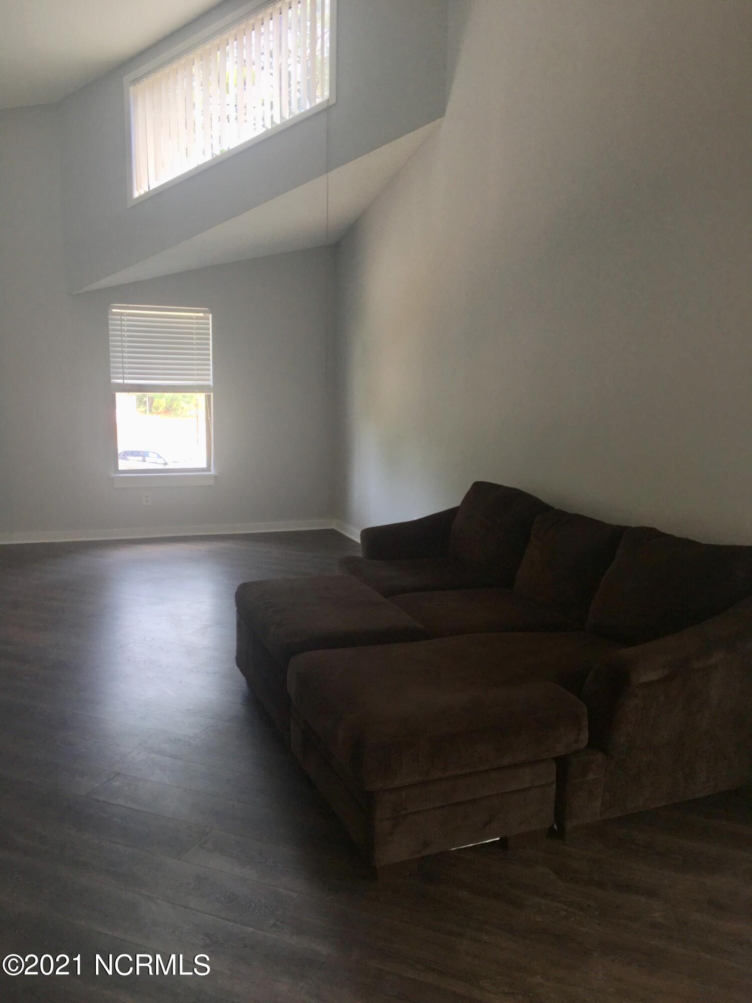 718 Azalea Drive, Unit 458 Hampstead, NC 28443 - Photo 7 of 14 Great Room/Dining