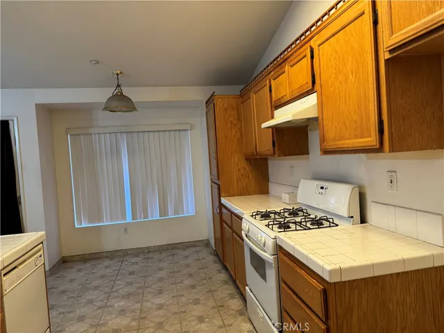 $2,600 | 1102 Clark Street, Riverside, CA 92501