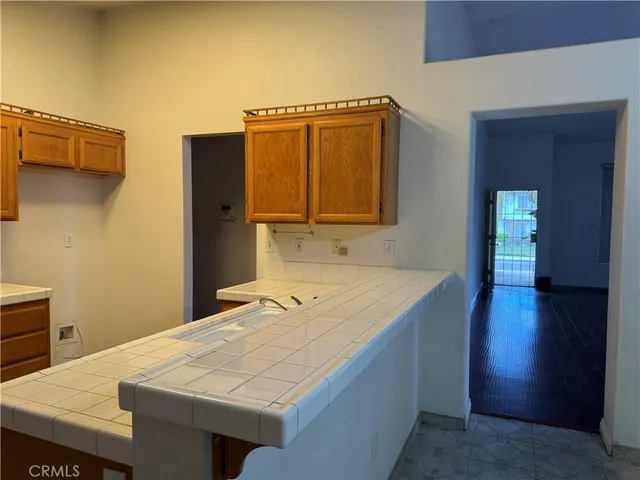 $2,600 | 1102 Clark Street, Riverside, CA 92501