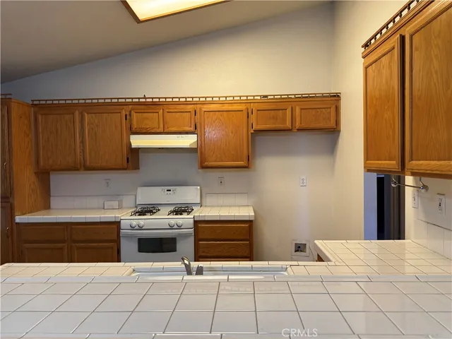 $2,600 | 1102 Clark Street, Riverside, CA 92501