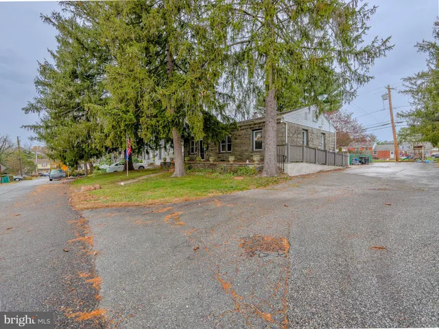 $334,900 | 328 Hillside Avenue, Brookhaven, PA 19015