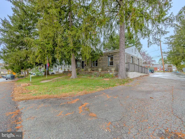 $334,900 | 328 Hillside Avenue, Brookhaven, PA 19015