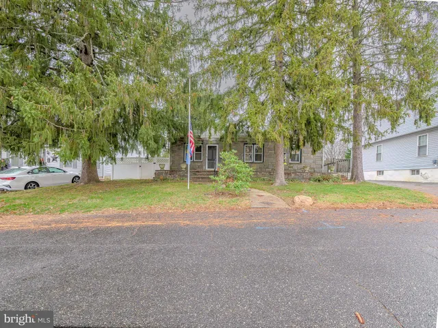 $334,900 | 328 Hillside Avenue, Brookhaven, PA 19015