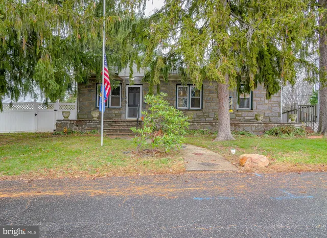 $334,900 | 328 Hillside Avenue, Brookhaven, PA 19015