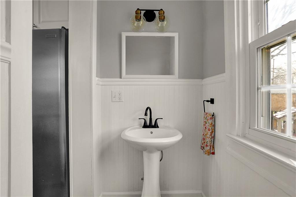 211 Berkley Road Indianapolis, IN 46208 - Photo 15 of 31 Gallery Image 15