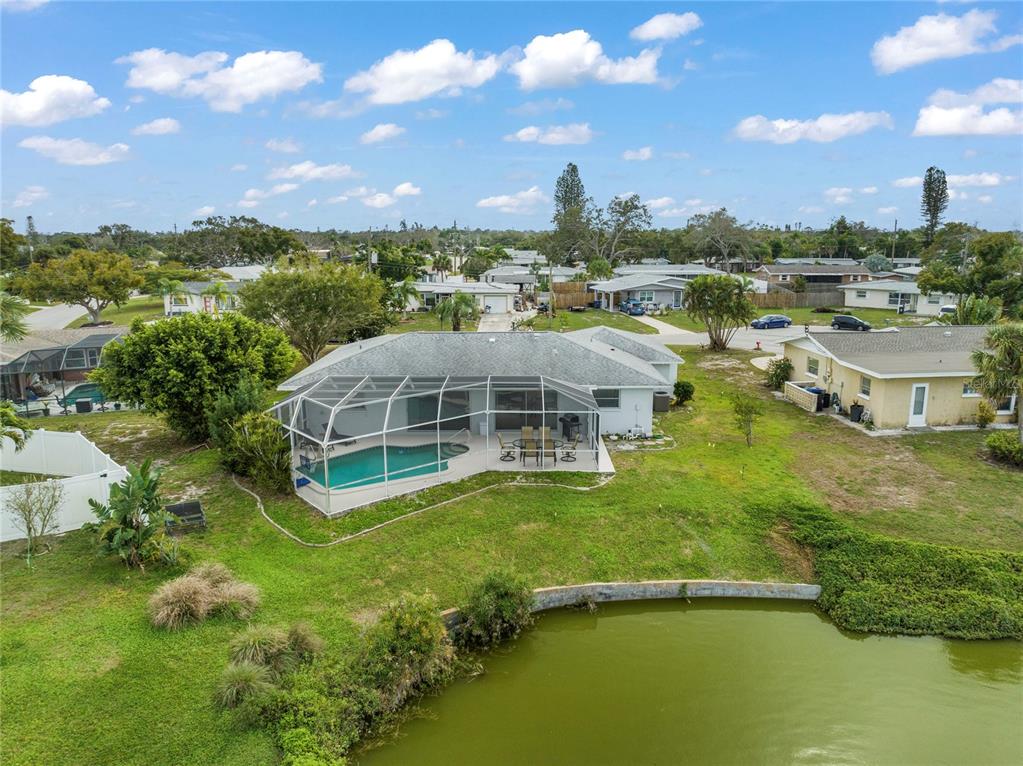 437 Hickory Road Venice, FL 34293 - Photo 2 of 33 a view of a city