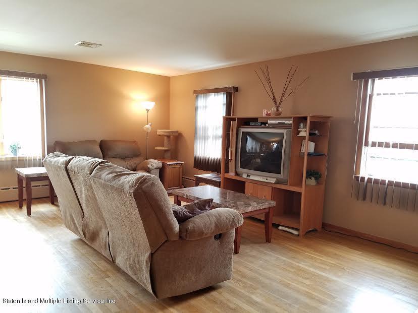 125 Ridgecrest Avenue Staten Island, NY 10312 - Photo 8 of 22 2nd.floor living room