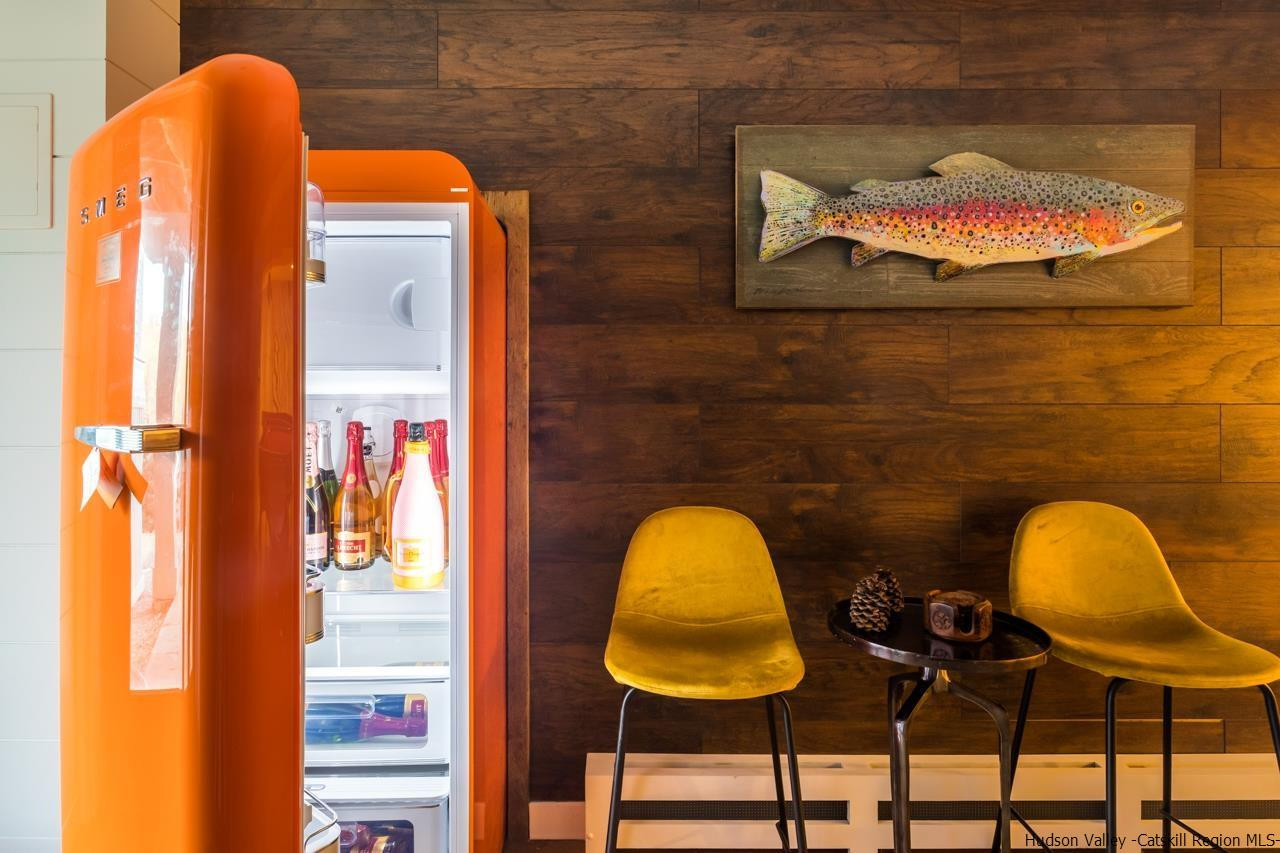 21 Red Oak Lane Garrison, NY 10524 - Photo 29 of 35 a view of a bathroom with a tub and shower