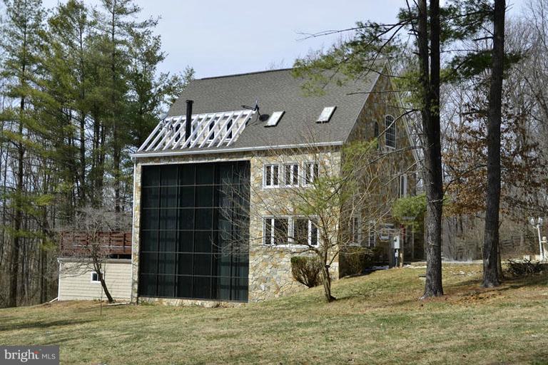 16335 Hamilton Station Road Waterford, VA 20197 - Photo 1 of 30 Exterior (Front)