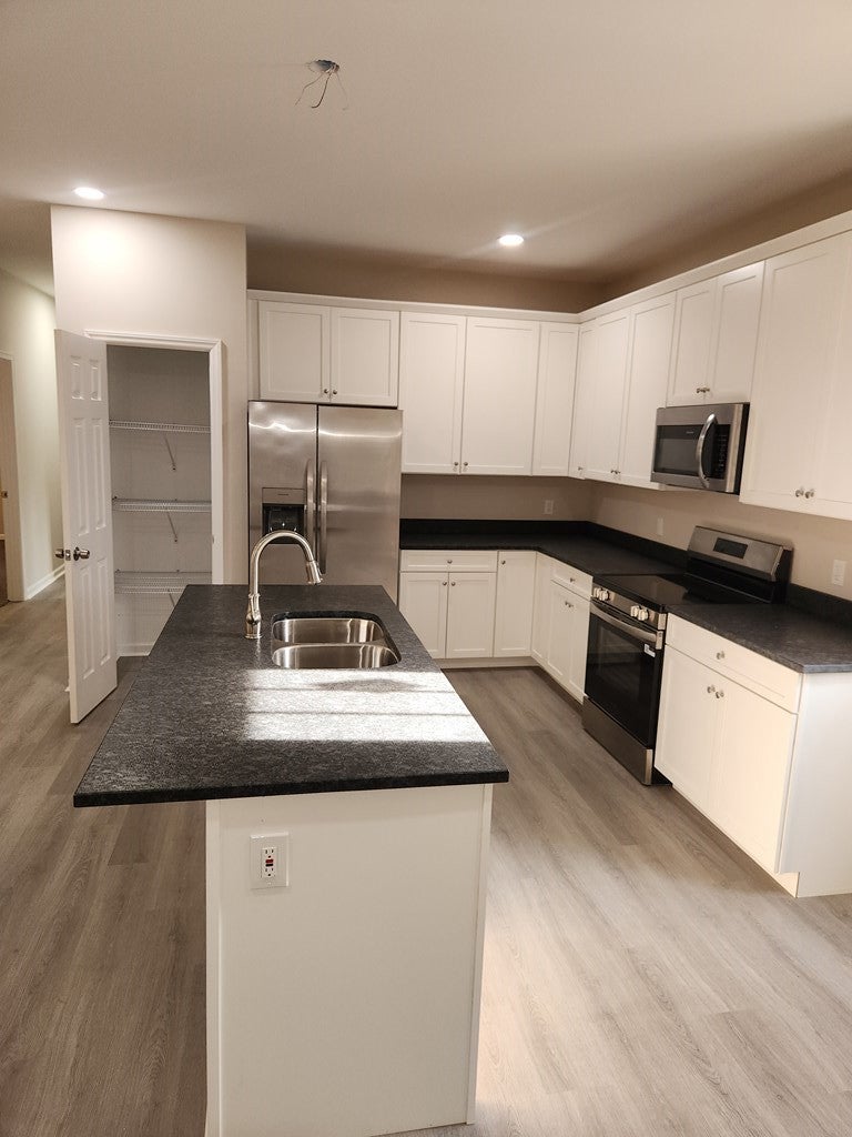 8600 Hobbs Mill Road Wilsons, VA 23894 - Photo 4 of 52 Gallery Image 4
