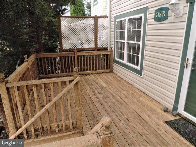 718 Anchor Chain Road, Unit 10B Ocean City, MD 21842 - Photo 6 of 27 Front Porch B
