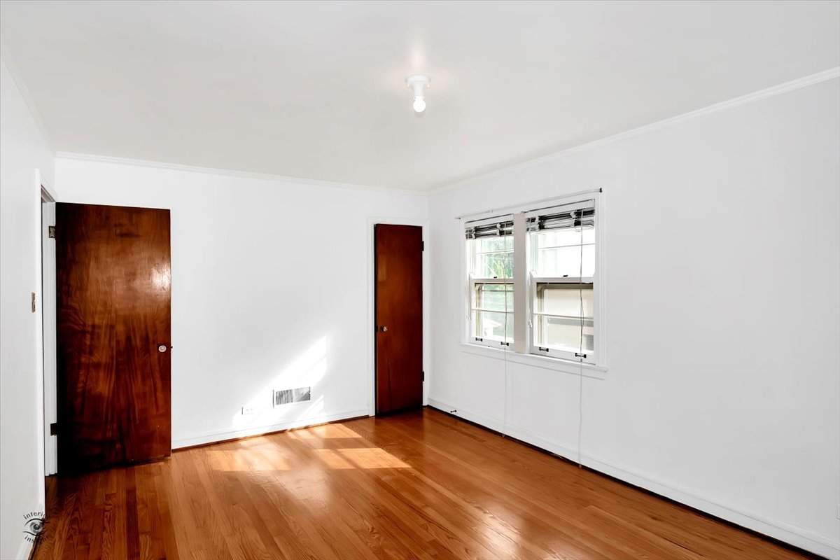 9527 South Damen Avenue Chicago, IL 60643 - Photo 17 of 30 an empty room with window