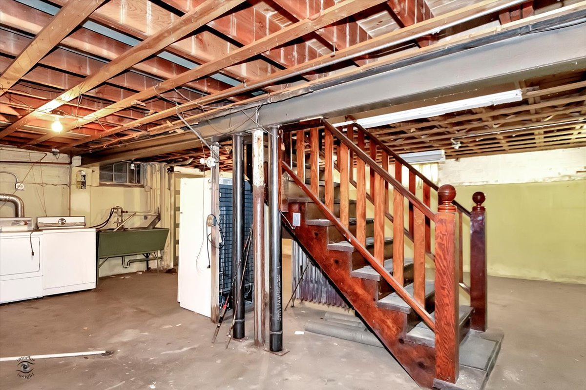 9527 South Damen Avenue Chicago, IL 60643 - Photo 24 of 30 a view of storage and utility room