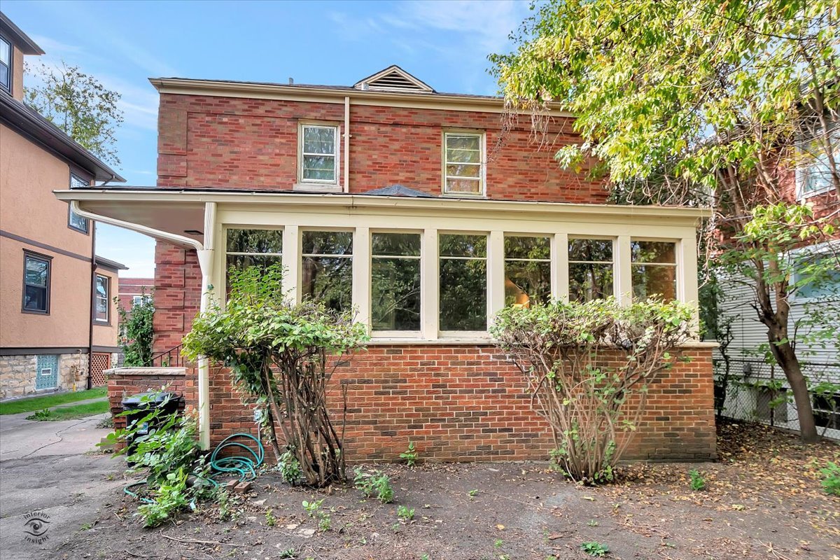 9527 South Damen Avenue Chicago, IL 60643 - Photo 28 of 30 a front view of a house with a garden