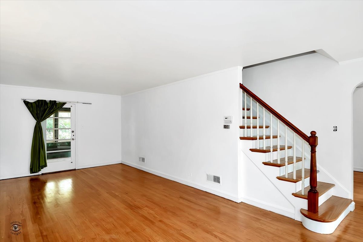 9527 South Damen Avenue Chicago, IL 60643 - Photo 5 of 30 a view of entryway and hall with wooden floor