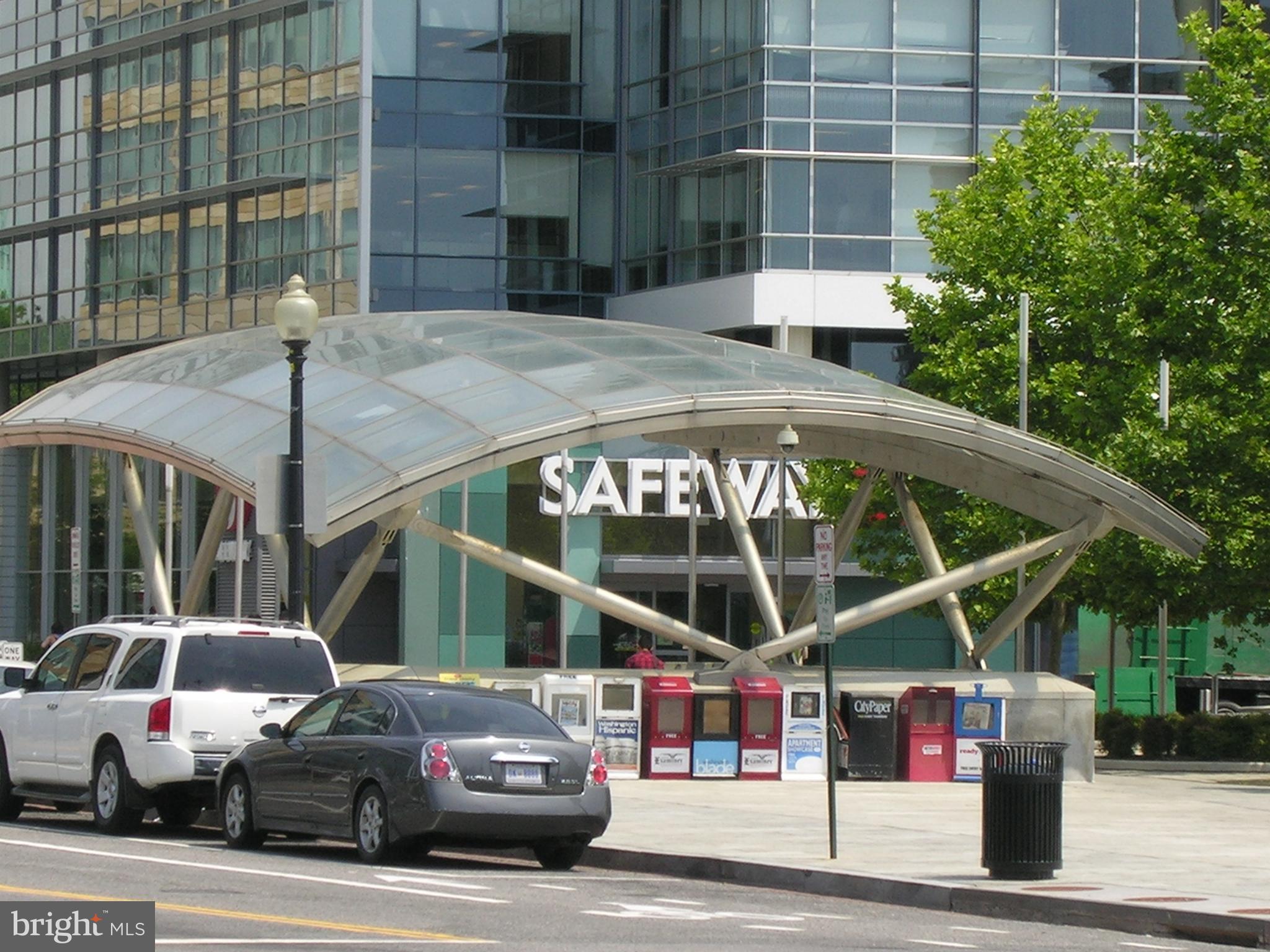 530 N Street Southwest, Unit S408 Washington, DC 20024 - Photo 24 of 25 Near Metro and Shopping