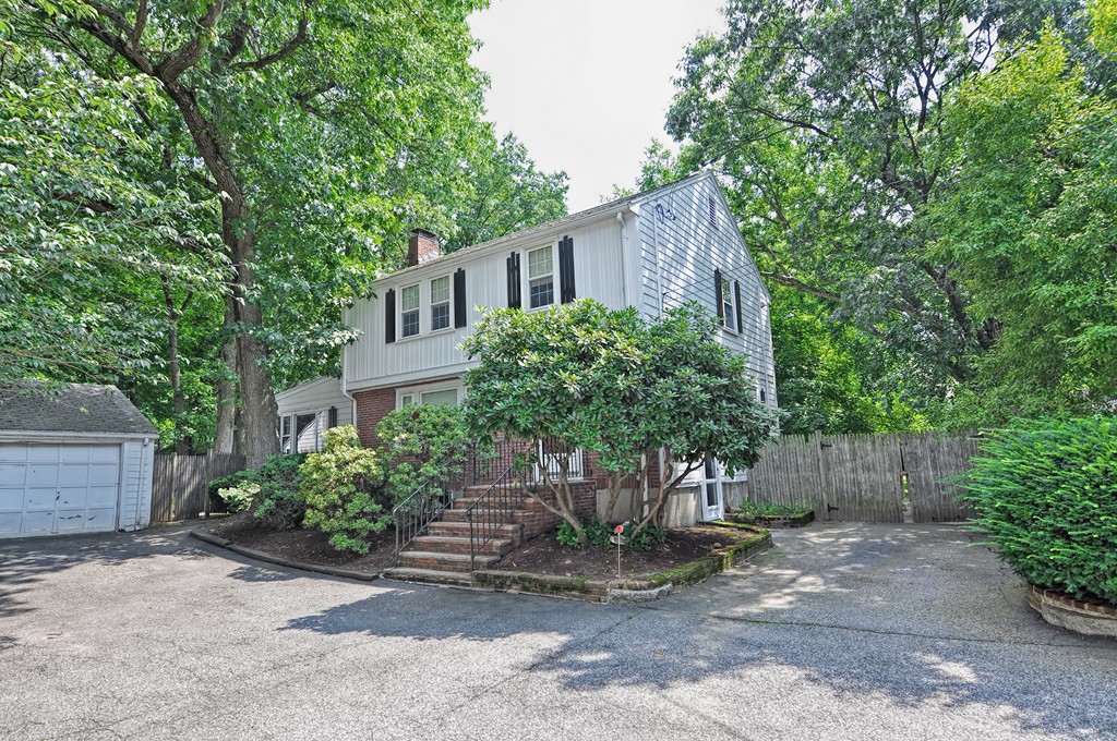 103 Pine Ridge Road Medford, MA 02155 - Photo 2 of 30
