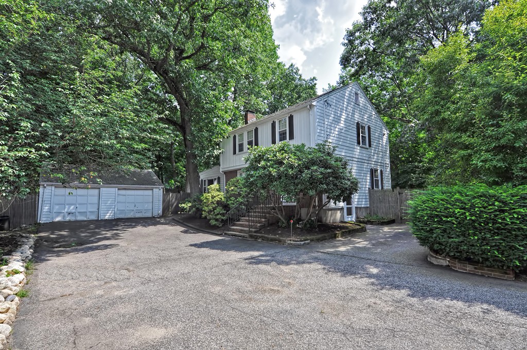 103 Pine Ridge Road Medford, MA 02155 - Photo 6 of 30