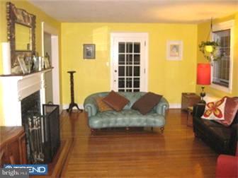 202 Hewett Road Wyncote, PA 19095 - Photo 3 of 6 Living Room