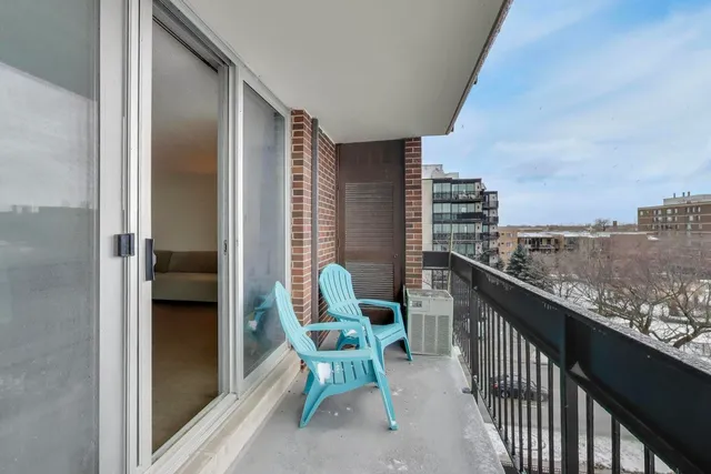 $299,900 | 5901 North Sheridan Road, Unit 6K, Chicago, IL 60660