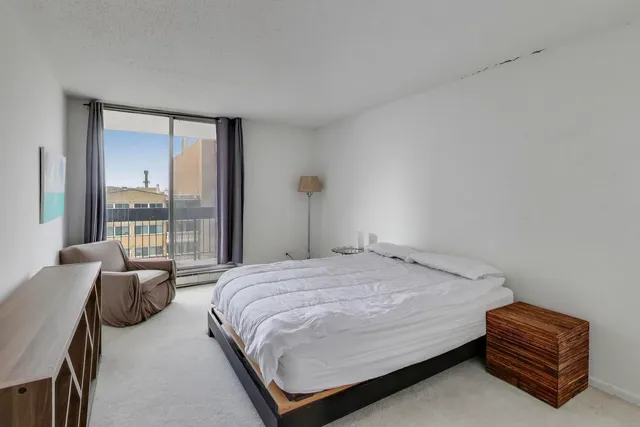 $299,900 | 5901 North Sheridan Road, Unit 6K, Chicago, IL 60660