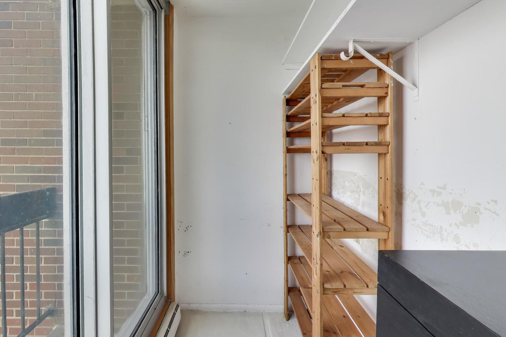 5901 North Sheridan Road, Unit 6K Chicago, IL 60660 - Photo 28 of 39 a view of front door