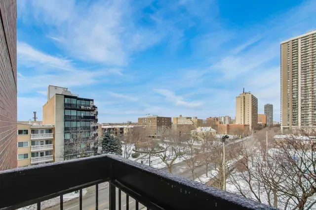 $299,900 | 5901 North Sheridan Road, Unit 6K, Chicago, IL 60660