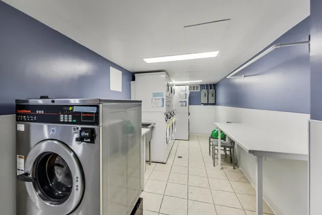 $299,900 | 5901 North Sheridan Road, Unit 6K, Chicago, IL 60660