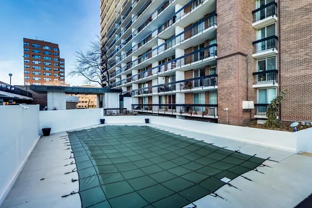 $299,900 | 5901 North Sheridan Road, Unit 6K, Chicago, IL 60660