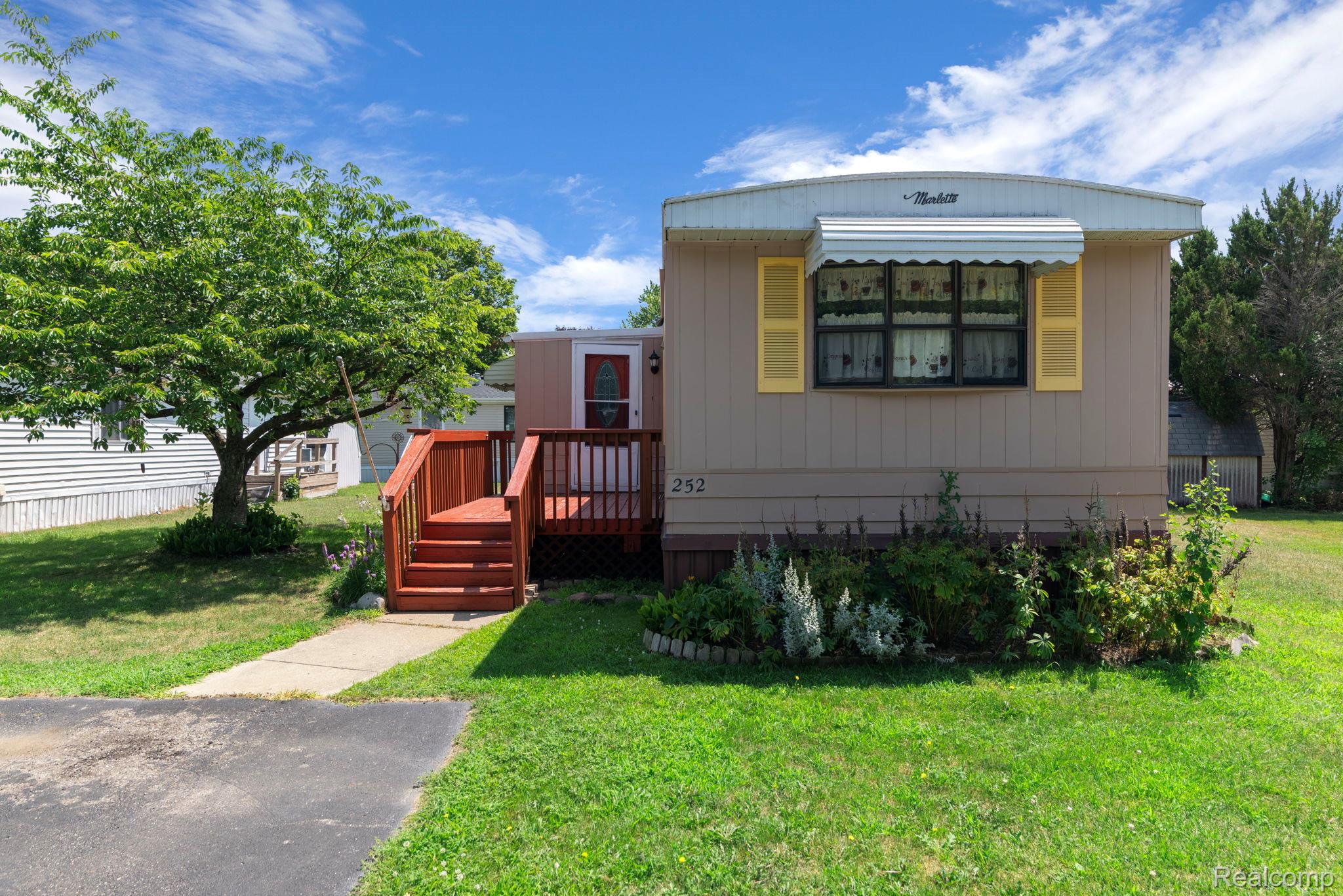 351-north Squirrel Squirrel Road, Unit 252 Auburn Hills, MI 48326 - Photo 2 of 19 2-web-or-mls-DSC_5711.jpg