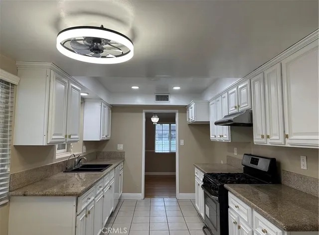 $3,390 | 1901 West Page Avenue, Fullerton, CA 92833