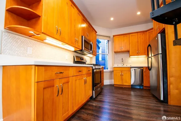 $4,695 | 205 Bonview Street, San Francisco, CA 94110