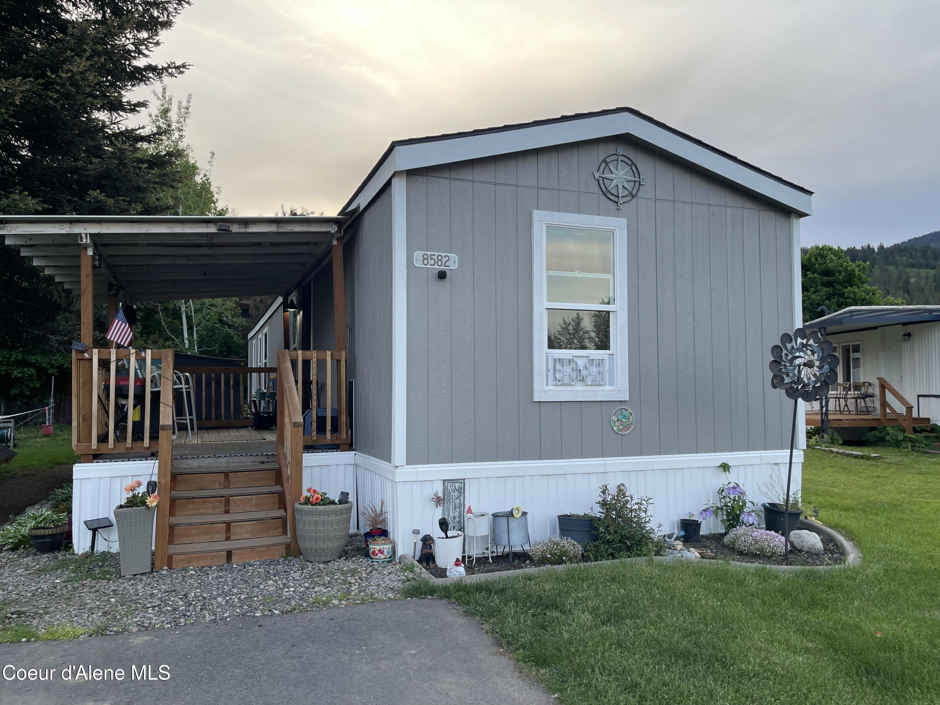 8582 West Park Loop Rathdrum, ID 83858 - Photo 1 of 37 front