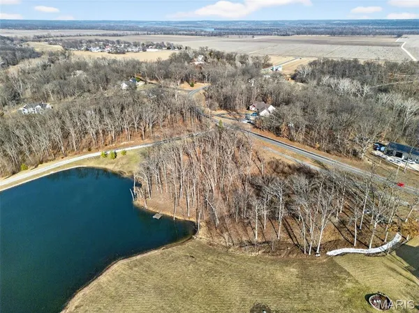 $200,000 | 35 Woodline Drive, Winfield, MO 63389