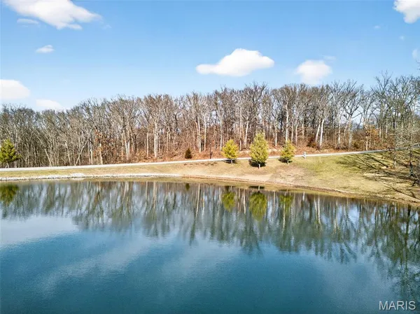 $200,000 | 35 Woodline Drive, Winfield, MO 63389