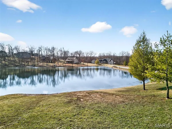 $200,000 | 35 Woodline Drive, Winfield, MO 63389