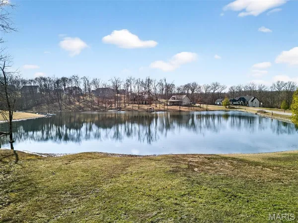 $200,000 | 35 Woodline Drive, Winfield, MO 63389