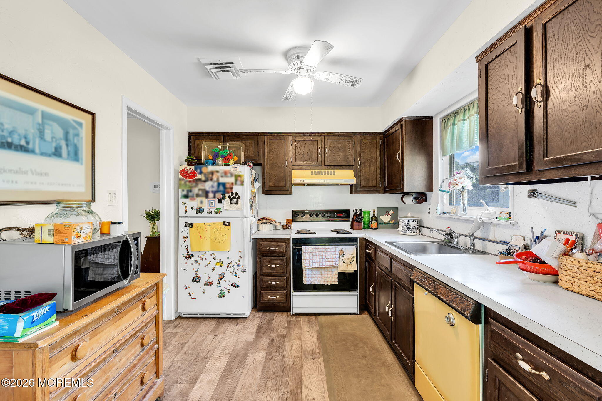 30 Phillips Road Brick, NJ 08724 - Photo 9 of 25 24-kitchen-view-angle-2