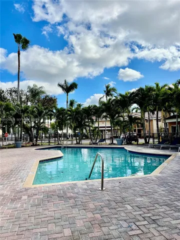 $2,525 | 562 Northwest 82nd Place, Unit 309, Miami, FL 33126