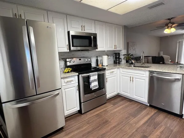 $1,750 | 102 Palmetto Court, Unit 2, Oldsmar, FL 34677
