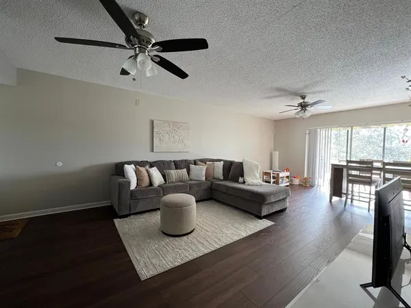 $1,750 | 102 Palmetto Court, Unit 2, Oldsmar, FL 34677