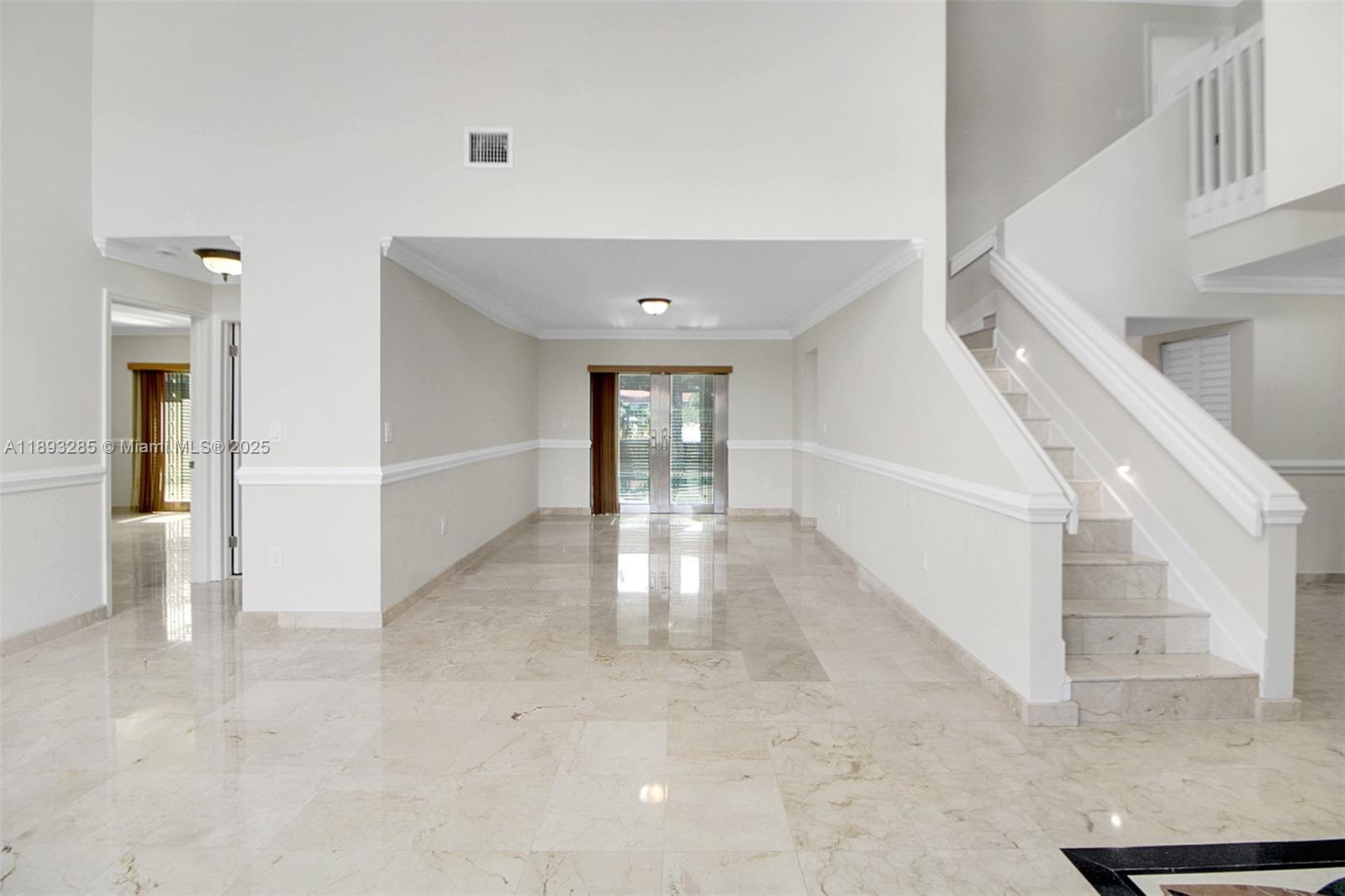 8416 Northwest 201st Street Hialeah, FL 33015 - Photo 13 of 40 Formal dining room