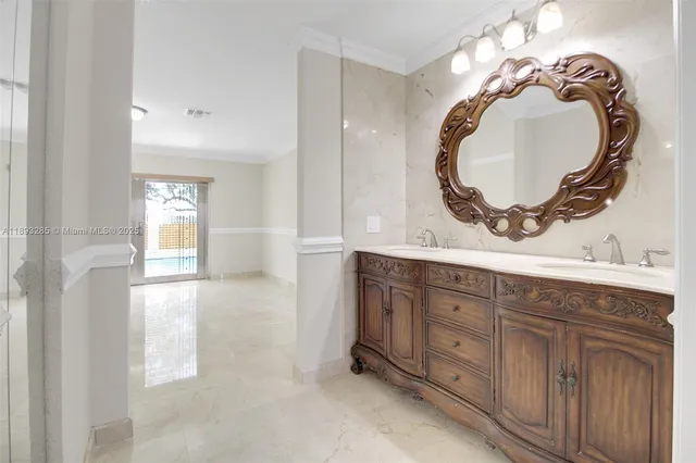 $999,900 | 8416 Northwest 201st Street, Hialeah, FL 33015