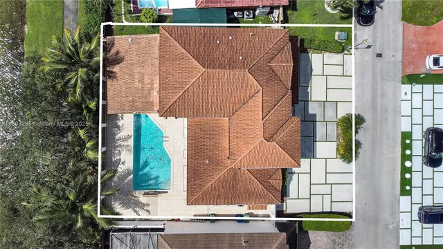 $999,900 | 8416 Northwest 201st Street, Hialeah, FL 33015